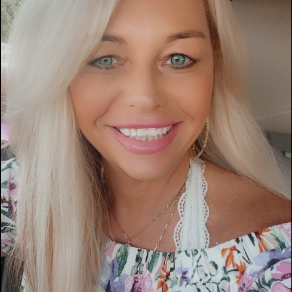 Meet your Posher, Laurie